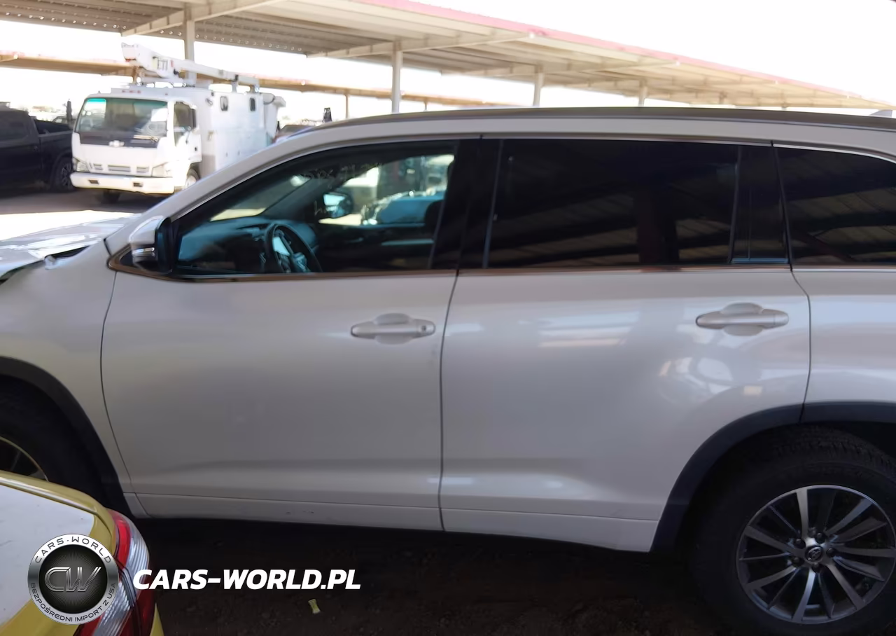 2017 Toyota Highlander Xle VIN:5TDKZRFH4HS525992 - 14