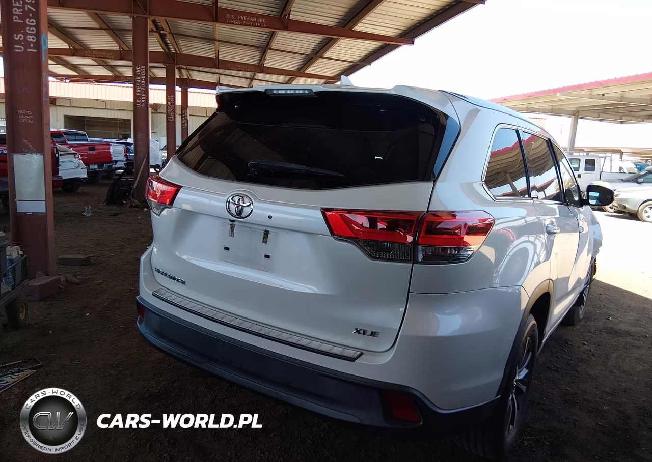 2017 Toyota Highlander Xle VIN:5TDKZRFH4HS525992 - 4