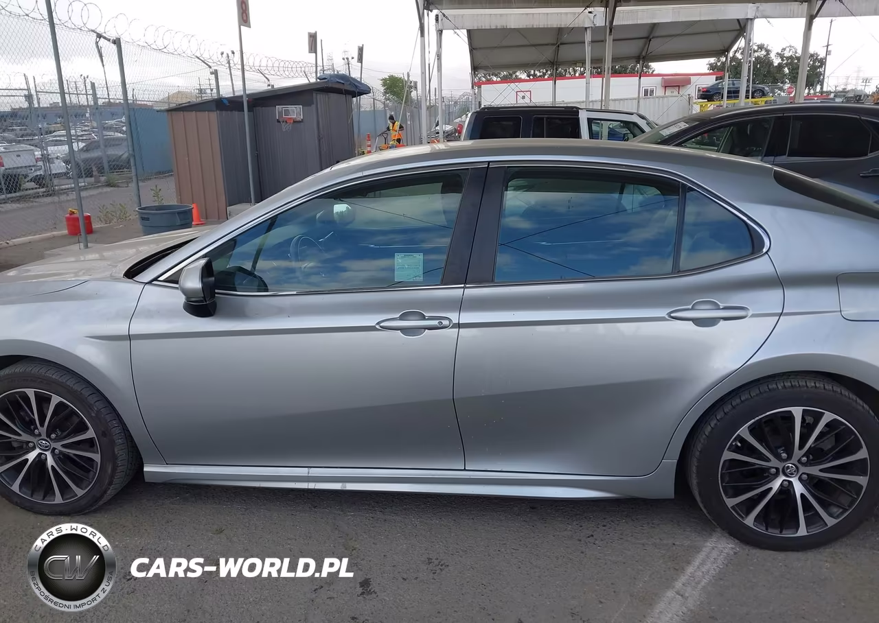 2018 Toyota Camry Se VIN:4T1B11HKXJU119150 - 14