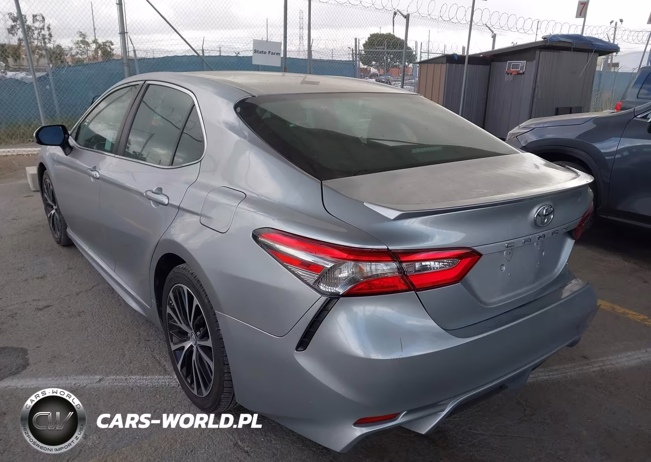 2018 Toyota Camry Se VIN:4T1B11HKXJU119150 - 3