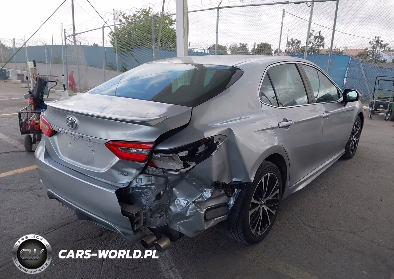 2018 Toyota Camry Se VIN:4T1B11HKXJU119150 - 4