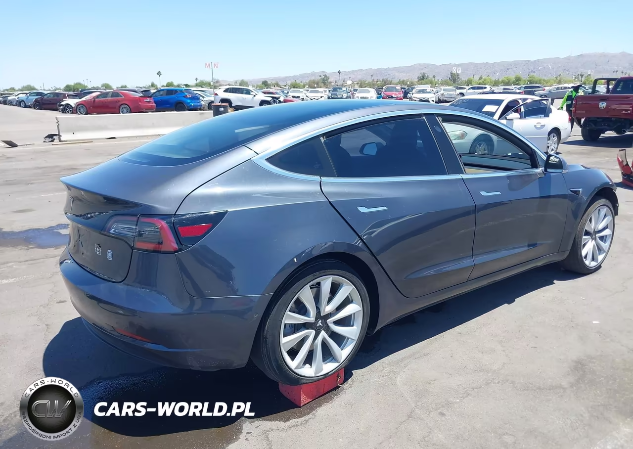 2018 Tesla Model 3 Long Range-Mid Range VIN:5YJ3E1EA1JF004549 - 4