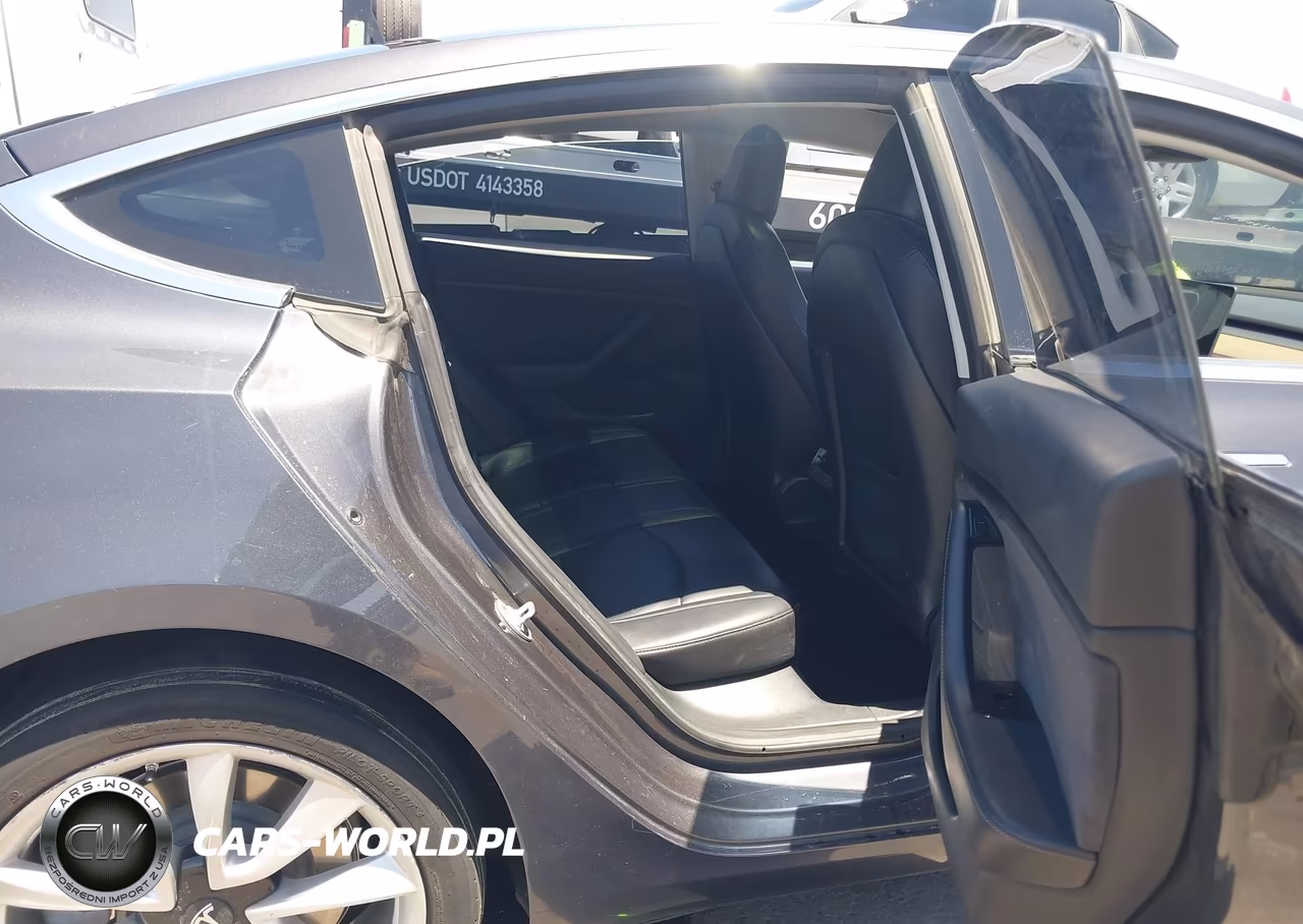 2018 Tesla Model 3 Long Range-Mid Range VIN:5YJ3E1EA1JF004549 - 8