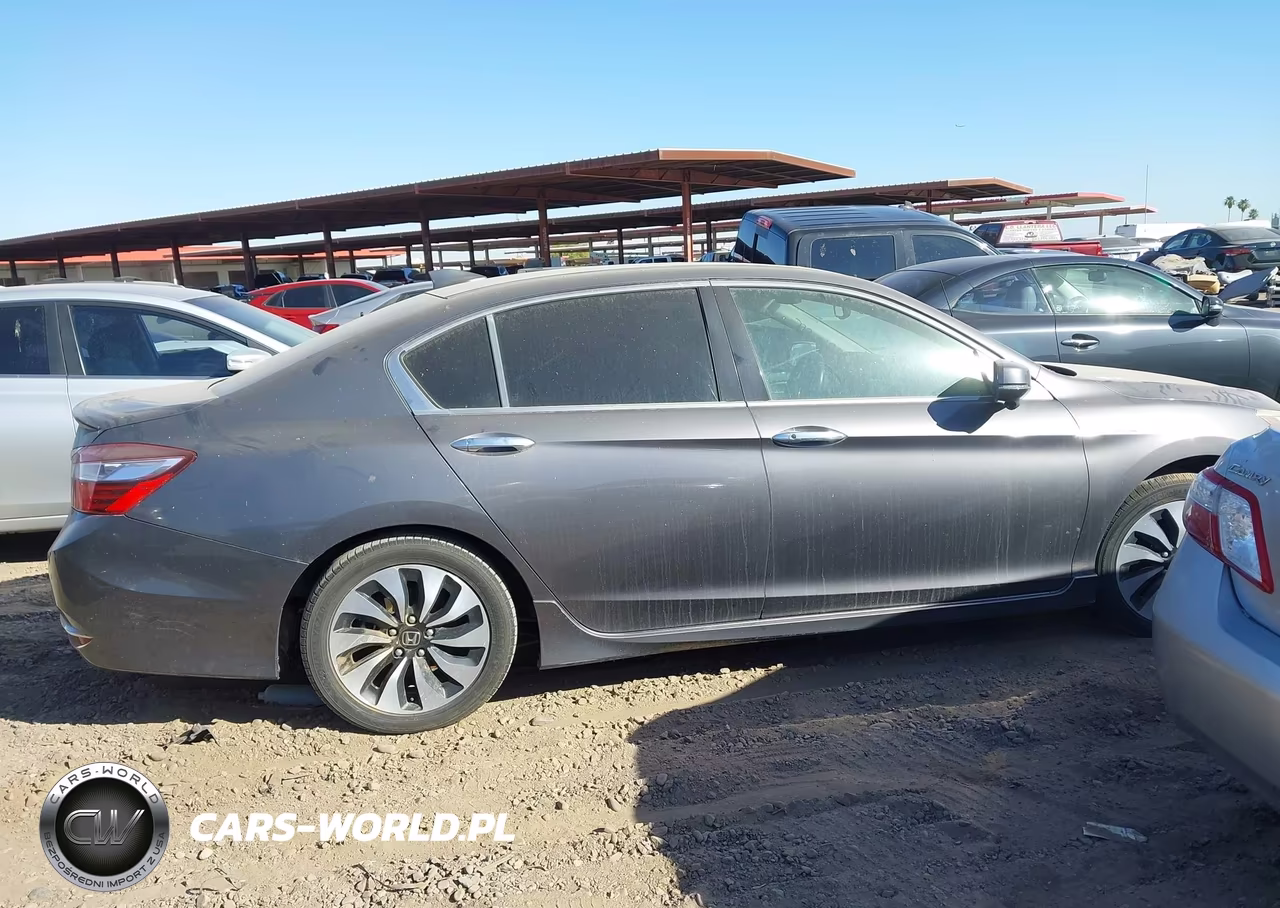 2017 Honda Accord Hybrid Touring VIN:JHMCR6F75HC012566 - 13
