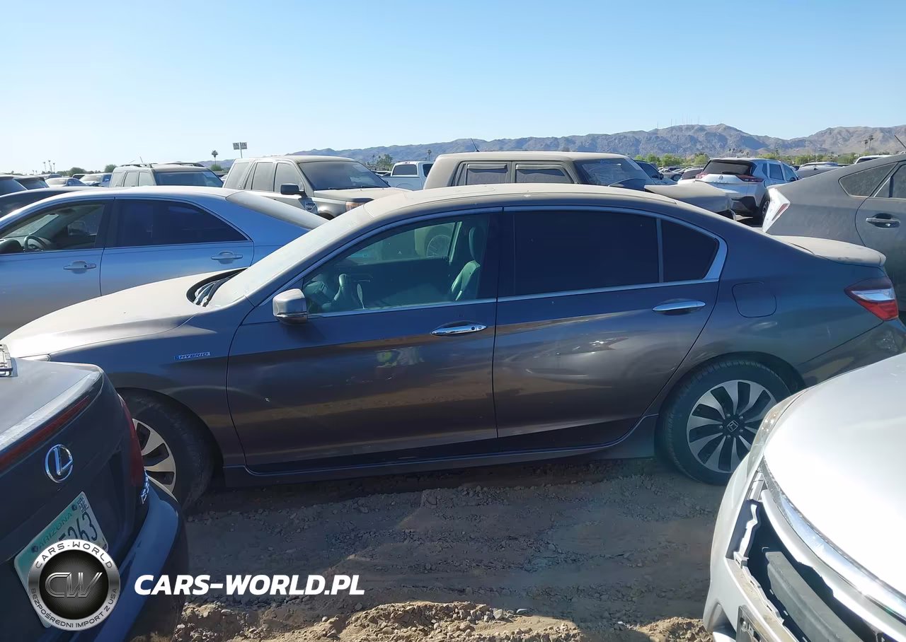 2017 Honda Accord Hybrid Touring VIN:JHMCR6F75HC012566 - 14