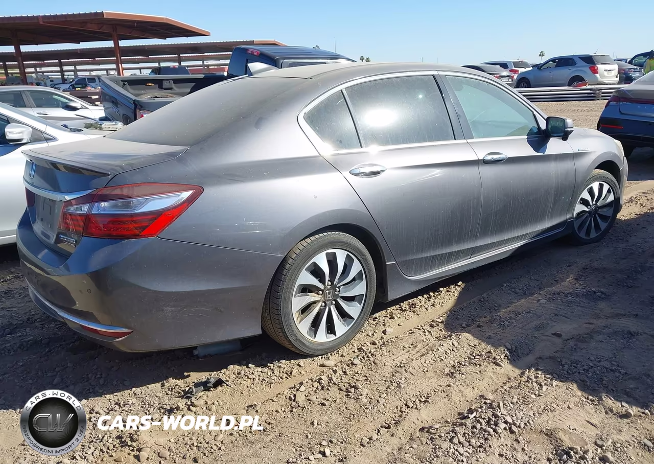 2017 Honda Accord Hybrid Touring VIN:JHMCR6F75HC012566 - 4