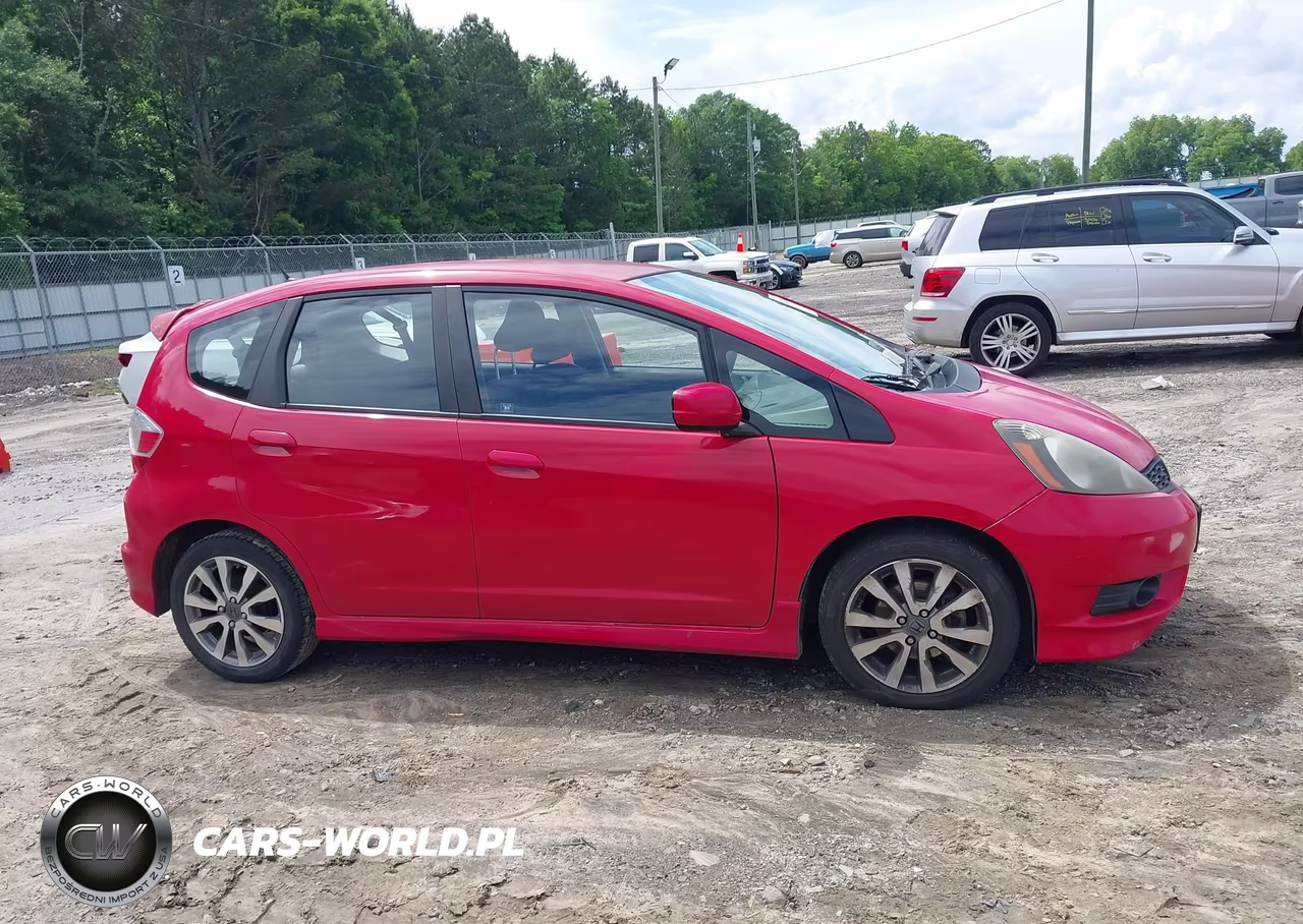 2013 Honda Fit Sport VIN:JHMGE8H55DC071292 - 13