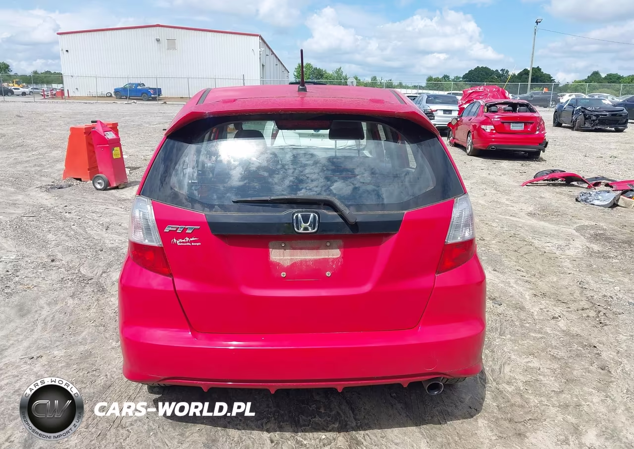 2013 Honda Fit Sport VIN:JHMGE8H55DC071292 - 16