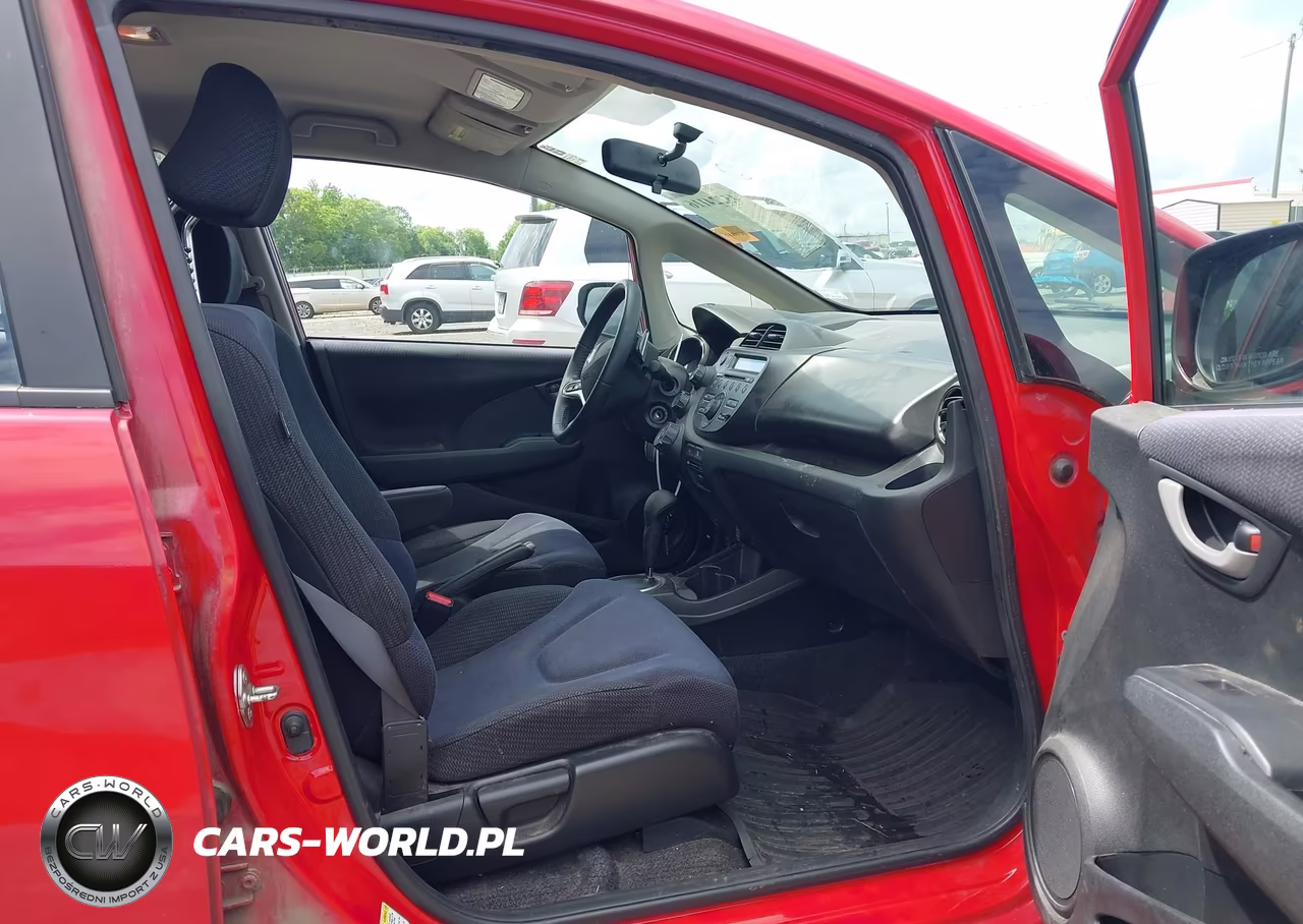 2013 Honda Fit Sport VIN:JHMGE8H55DC071292 - 5