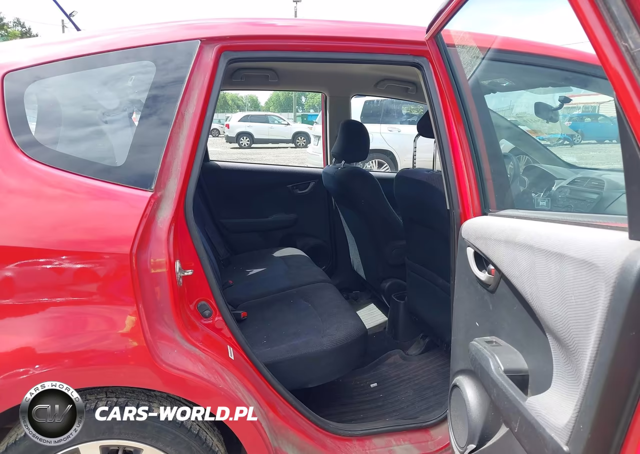 2013 Honda Fit Sport VIN:JHMGE8H55DC071292 - 8
