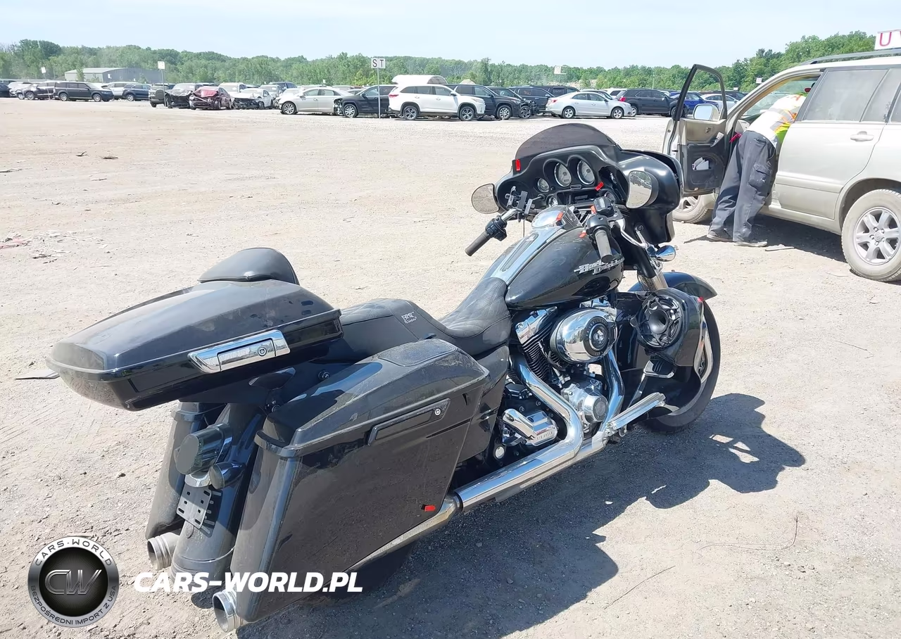 2009 Harley-Davidson Flhx VIN:1HD1KB41X9Y671850 - 4