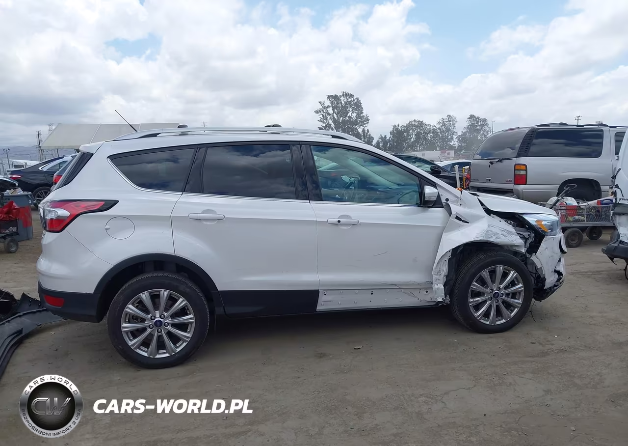 2017 Ford Escape Titanium VIN:1FMCU9J9XHUC26386 - 13