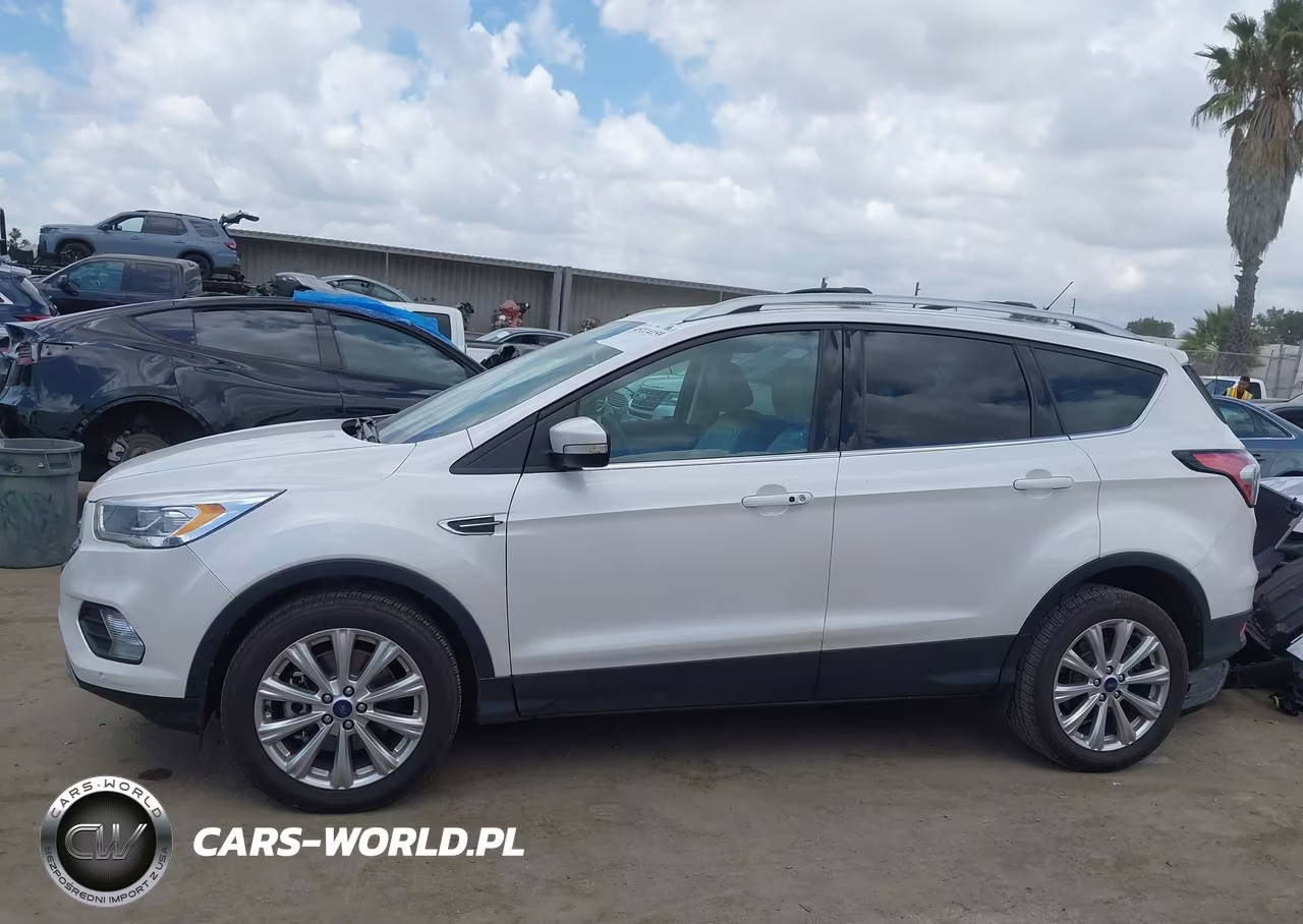 2017 Ford Escape Titanium VIN:1FMCU9J9XHUC26386 - 14