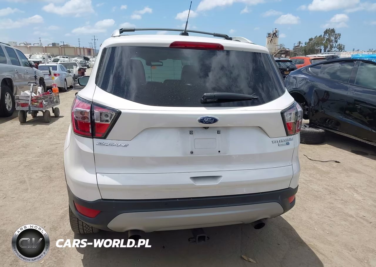 2017 Ford Escape Titanium VIN:1FMCU9J9XHUC26386 - 16