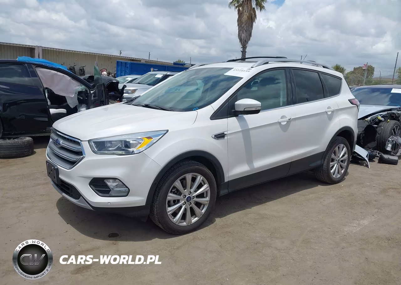 2017 Ford Escape Titanium VIN:1FMCU9J9XHUC26386 - 2