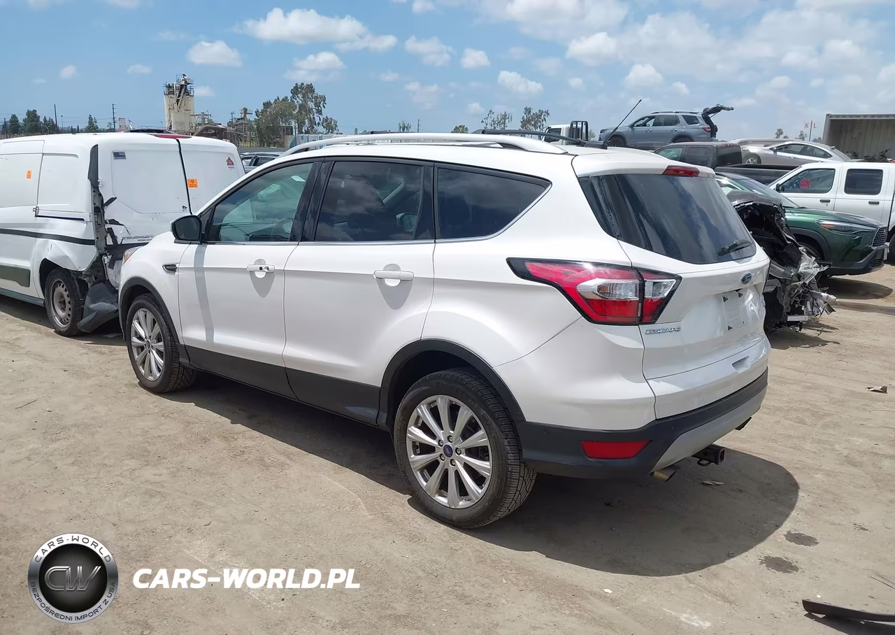 2017 Ford Escape Titanium VIN:1FMCU9J9XHUC26386 - 3