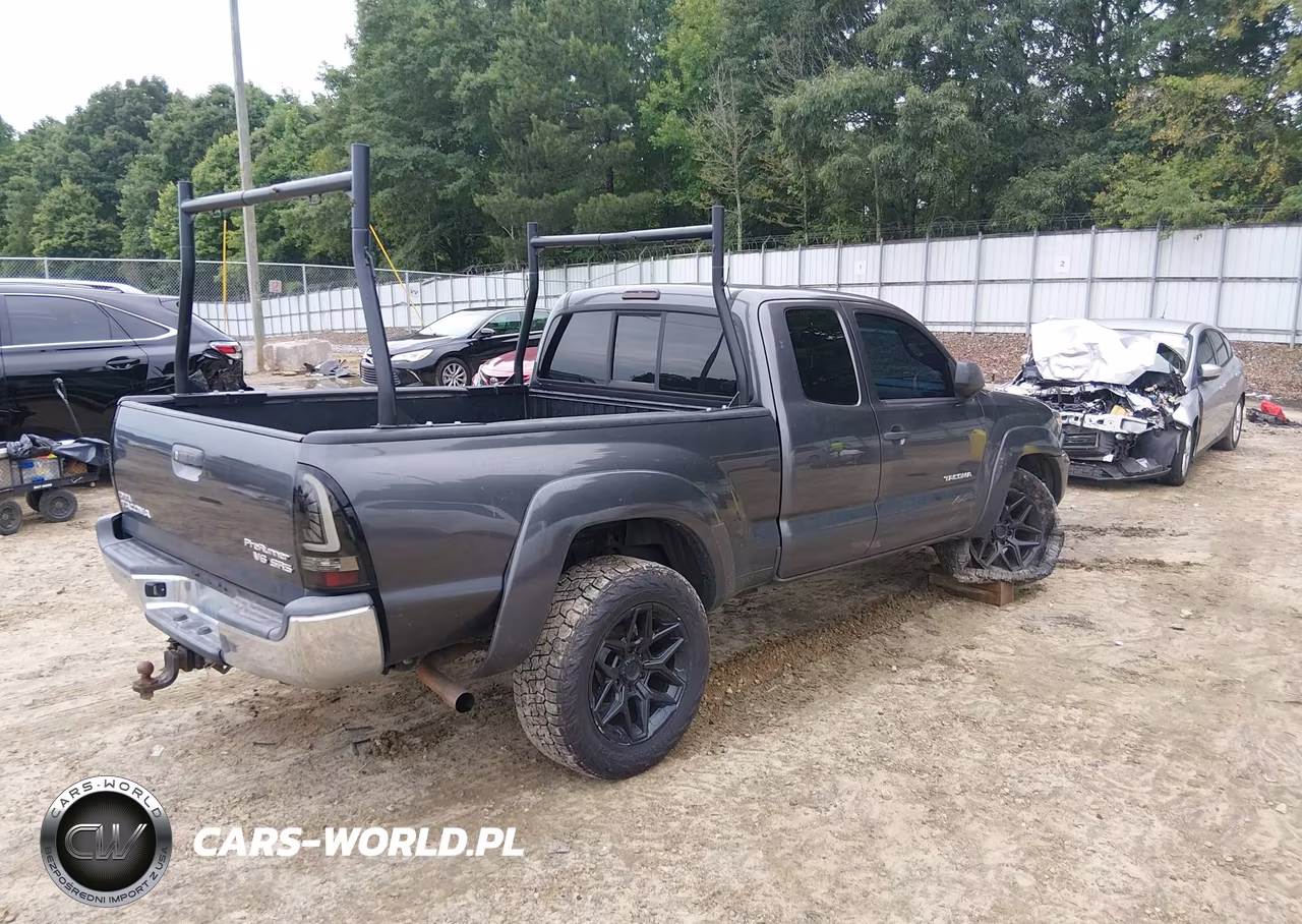 2013 Toyota Tacoma Prerunner V6 VIN:5TFTU4GNXDX045194 - 4