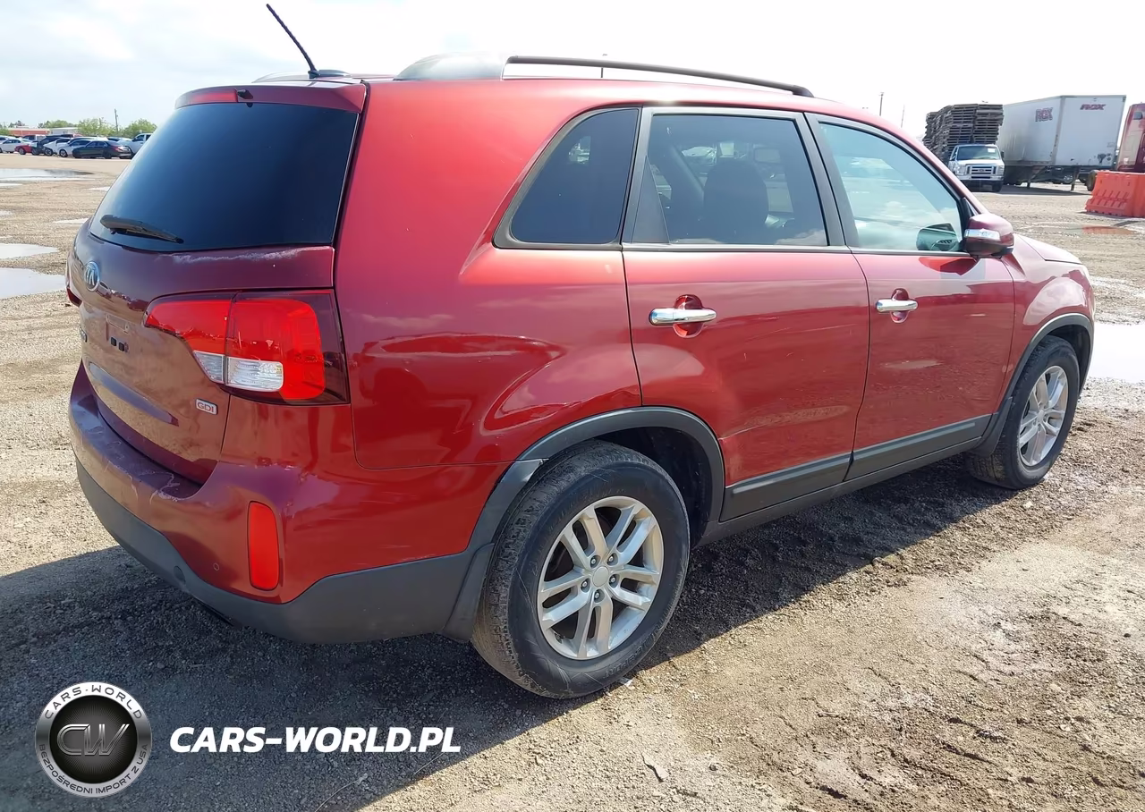 2015 Kia Sorento Lx VIN:5XYKT4A62FG579554 - 4