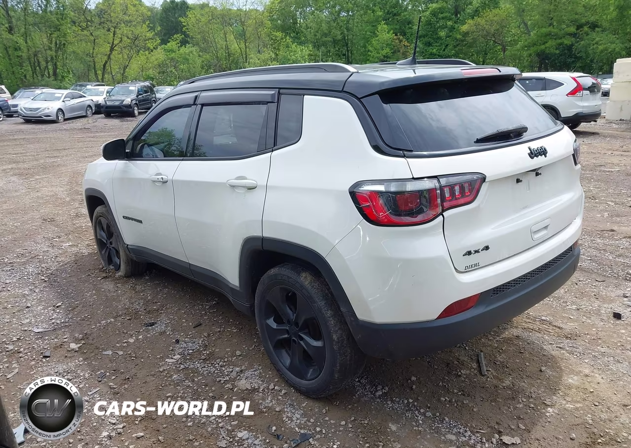 2018 Jeep Compass Altitude 4X4 VIN:3C4NJDBB7JT454789 - 3