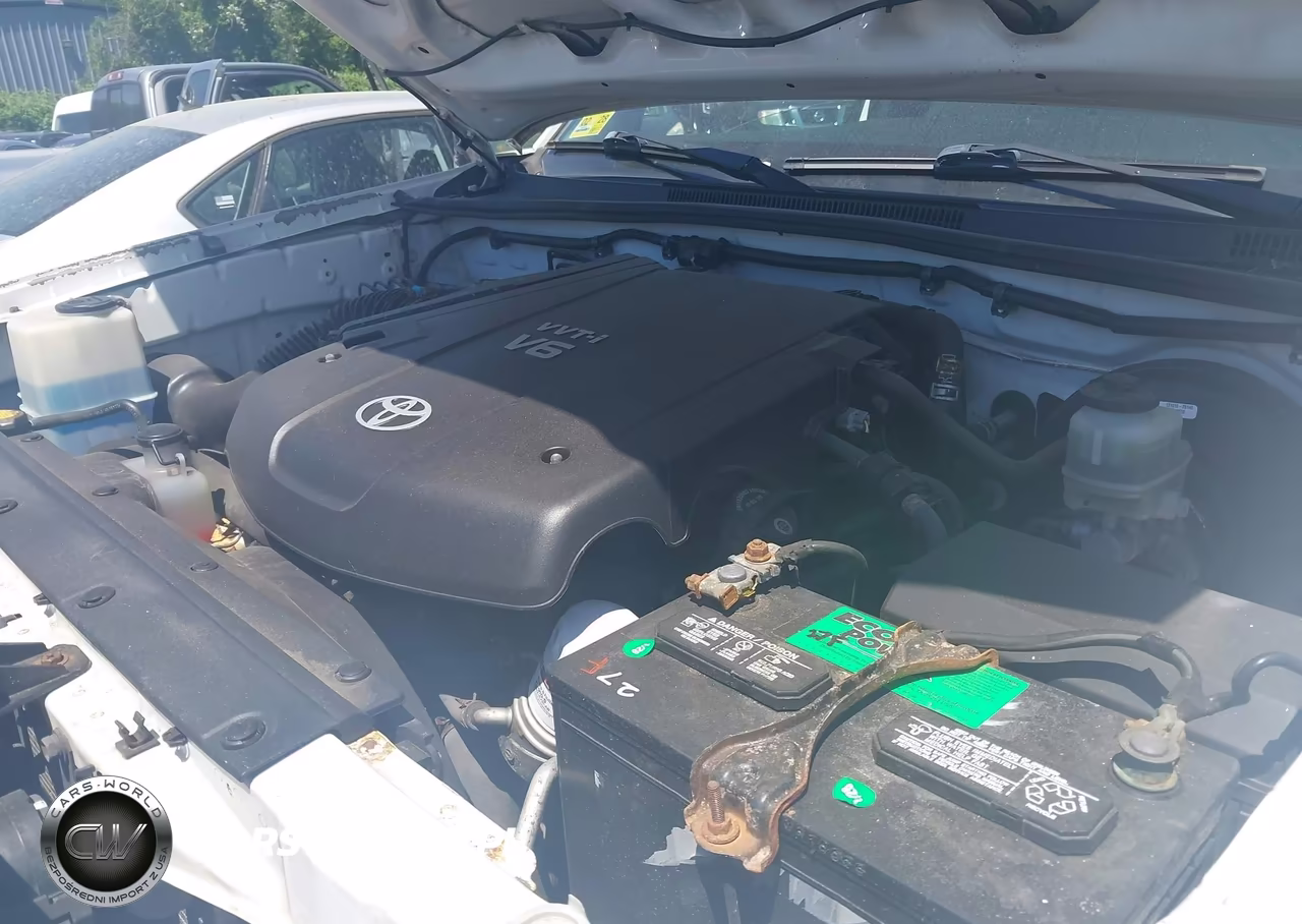 2011 Toyota Tacoma Base V6 VIN:3TMLU4ENXBM076743 - 10