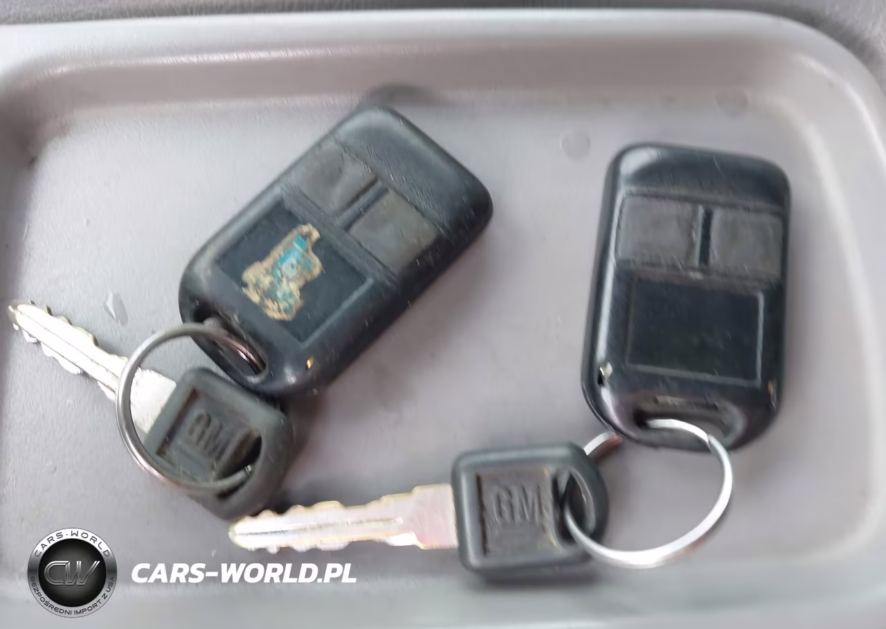 1996 Chevrolet Suburban K1500 VIN:3GNFK16R8TG127182 - 11