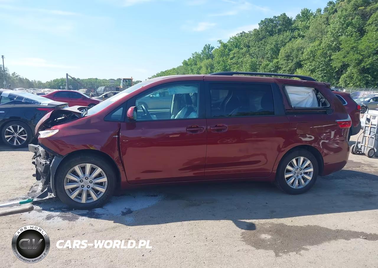 2017 Toyota Sienna Le 7 Passenger VIN:5TDJZ3DC3HS163427 - 14