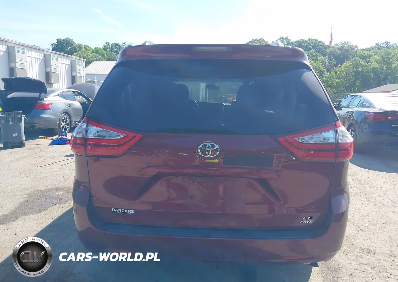 2017 Toyota Sienna Le 7 Passenger VIN:5TDJZ3DC3HS163427 - 16