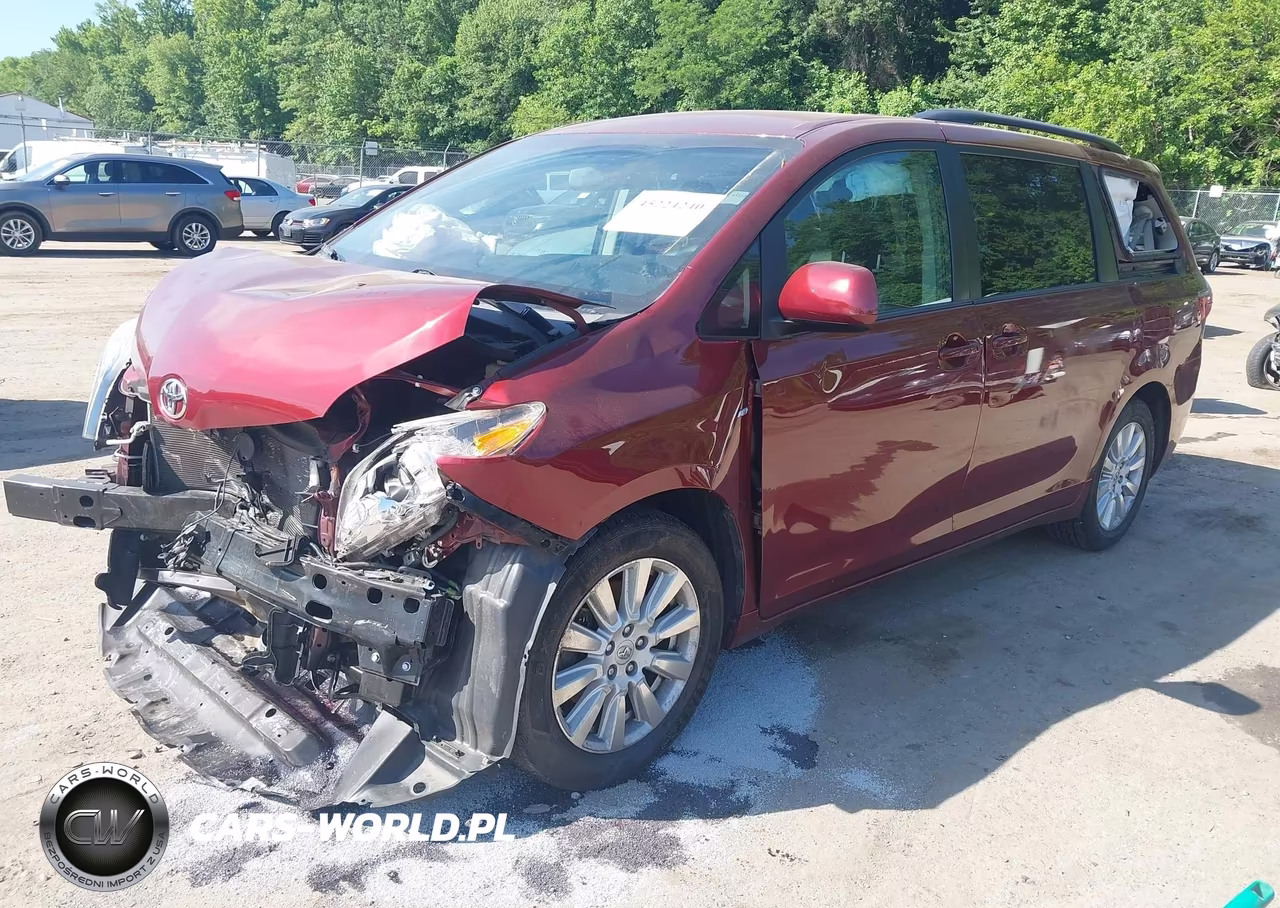 2017 Toyota Sienna Le 7 Passenger VIN:5TDJZ3DC3HS163427 - 2