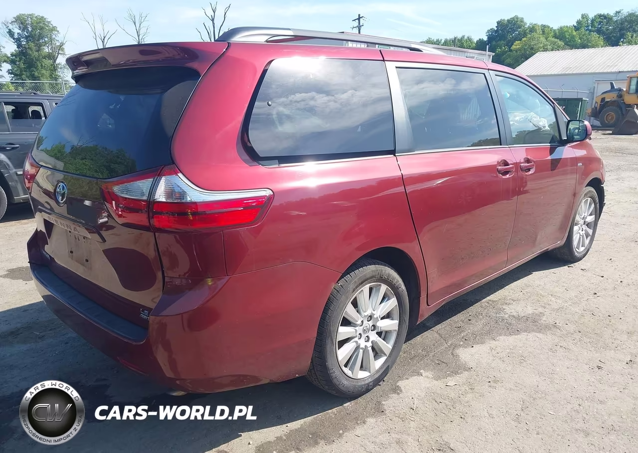 2017 Toyota Sienna Le 7 Passenger VIN:5TDJZ3DC3HS163427 - 4