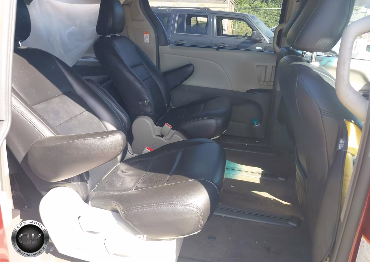 2017 Toyota Sienna Le 7 Passenger VIN:5TDJZ3DC3HS163427 - 8