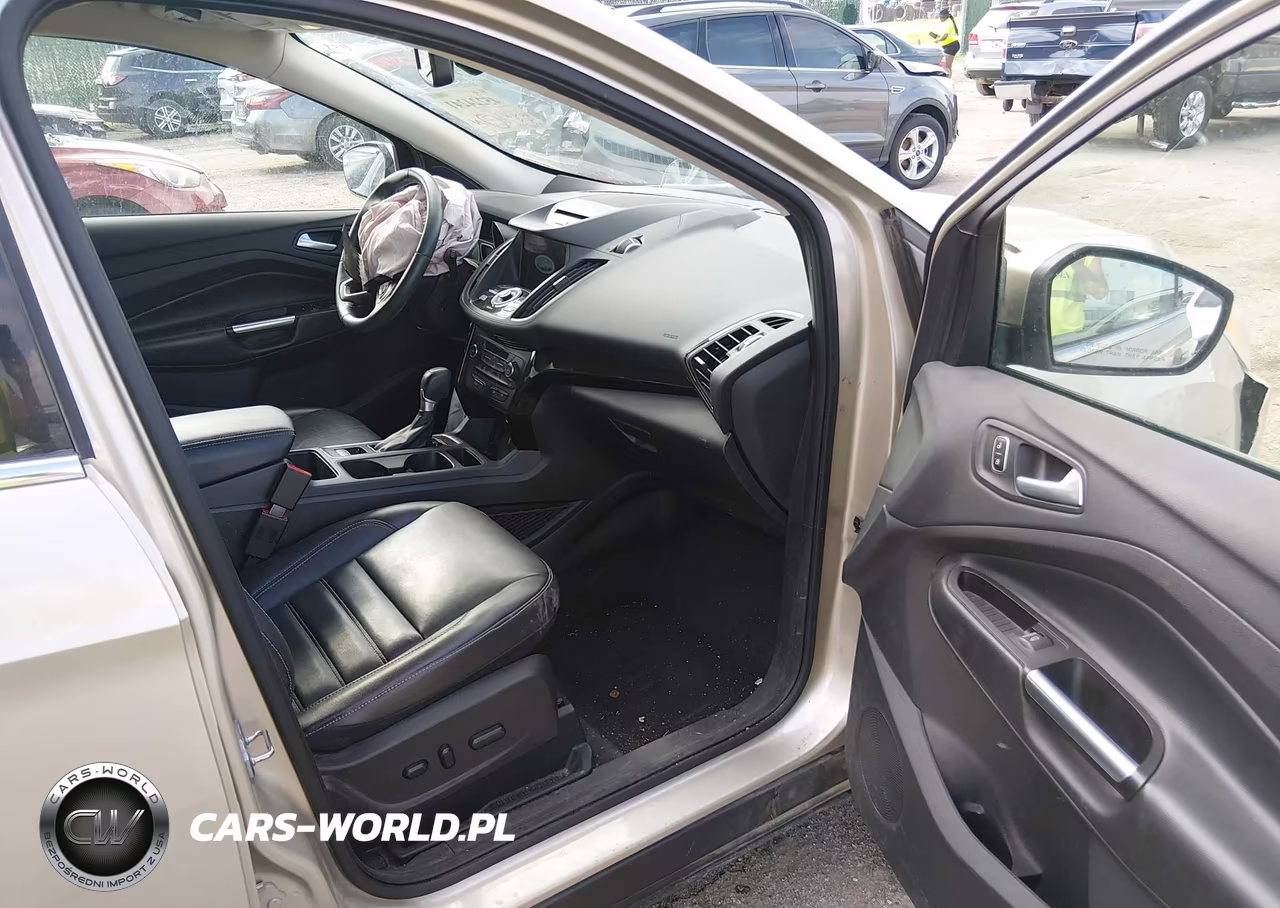 2017 Ford Escape Titanium VIN:1FMCU9J95HUA04063 - 5