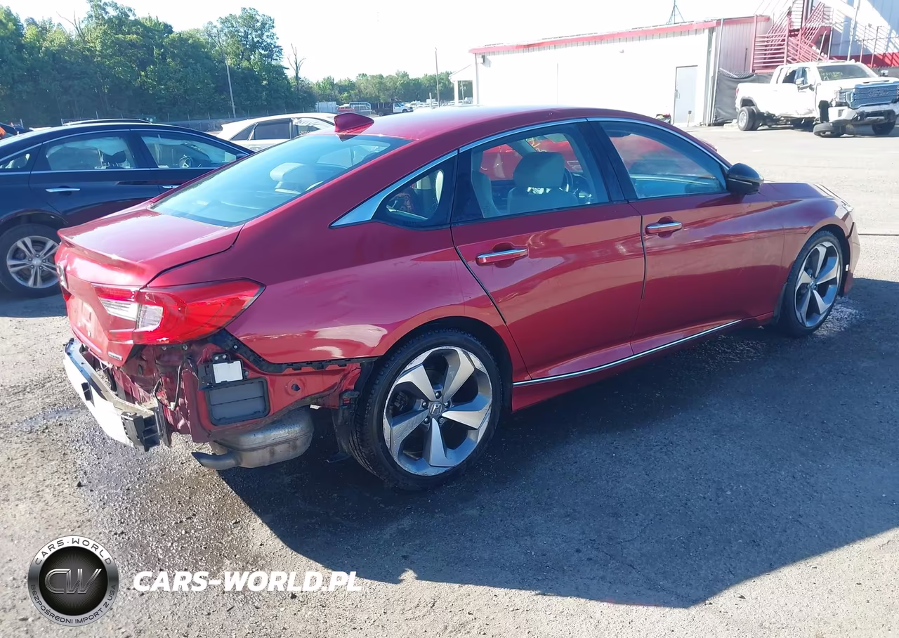 2018 Honda Accord Touring VIN:1HGCV1F90JA071965 - 4