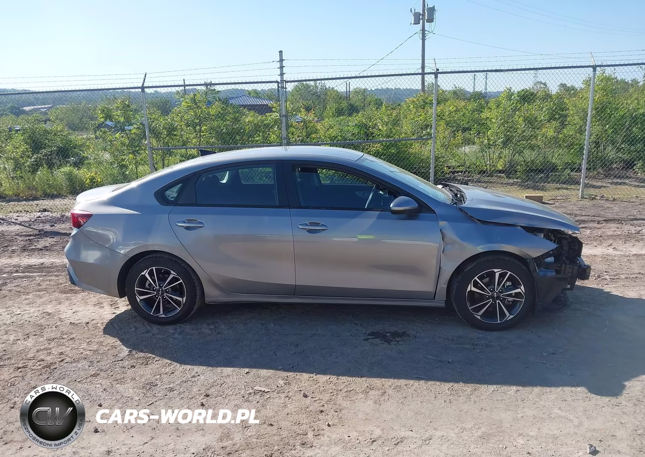 2024 Kia Forte Lxs VIN:3KPF24AD7RE705802 - 14