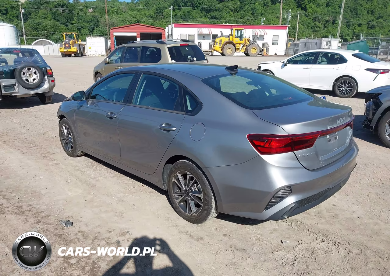2024 Kia Forte Lxs VIN:3KPF24AD7RE705802 - 3