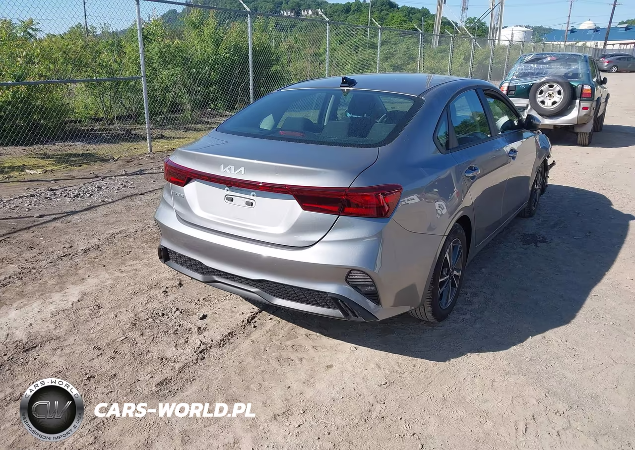 2024 Kia Forte Lxs VIN:3KPF24AD7RE705802 - 4