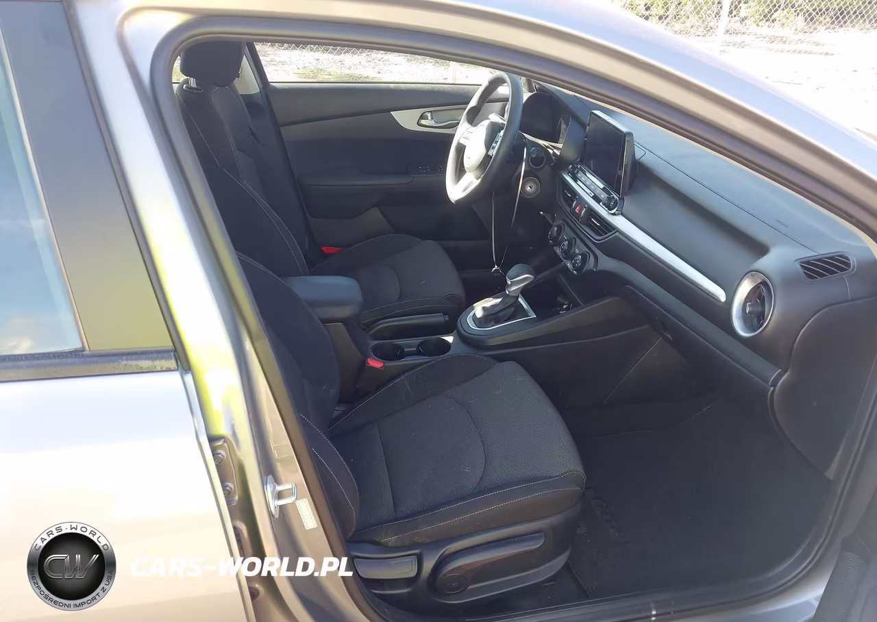 2024 Kia Forte Lxs VIN:3KPF24AD7RE705802 - 5