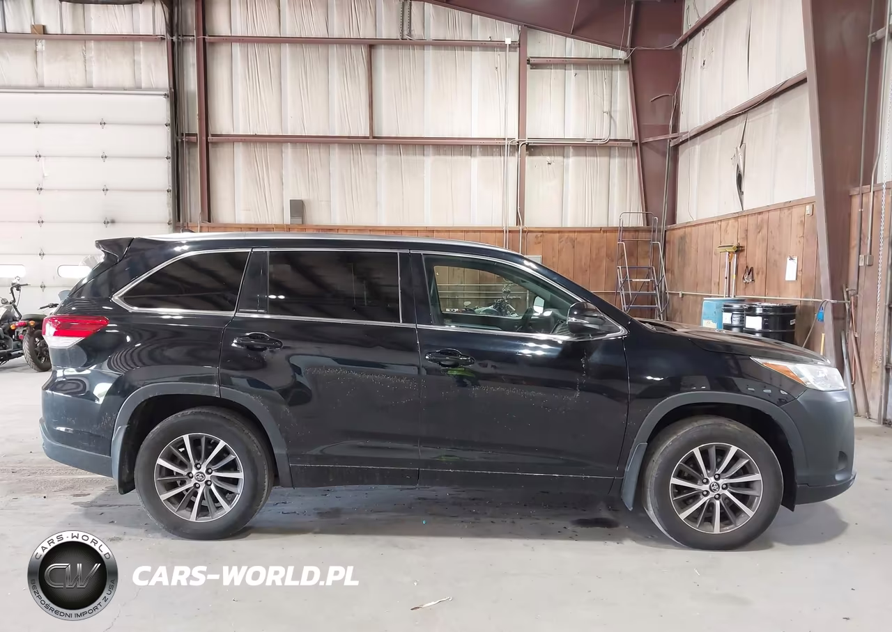 2018 Toyota Highlander Xle VIN:5TDJZRFH4JS829048 - 13