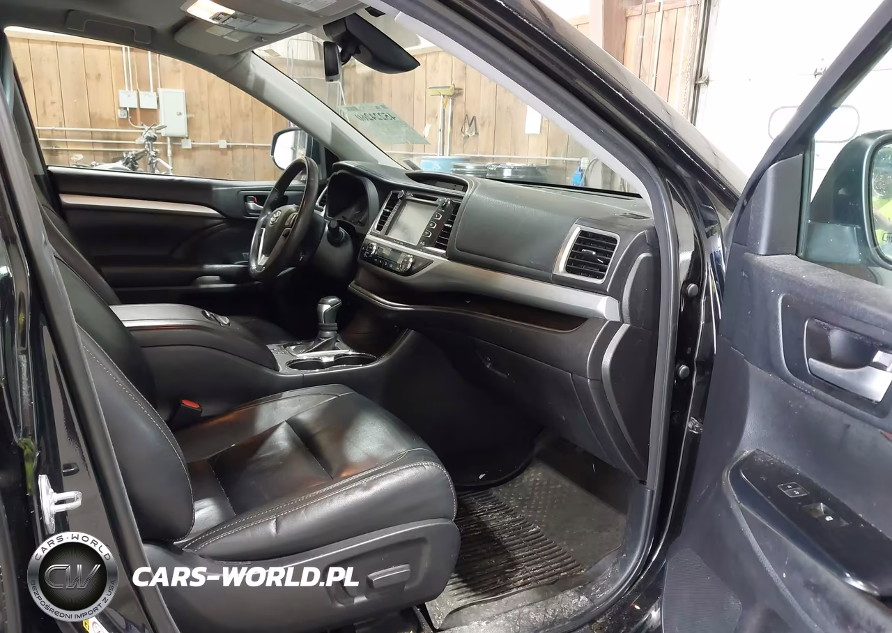 2018 Toyota Highlander Xle VIN:5TDJZRFH4JS829048 - 5
