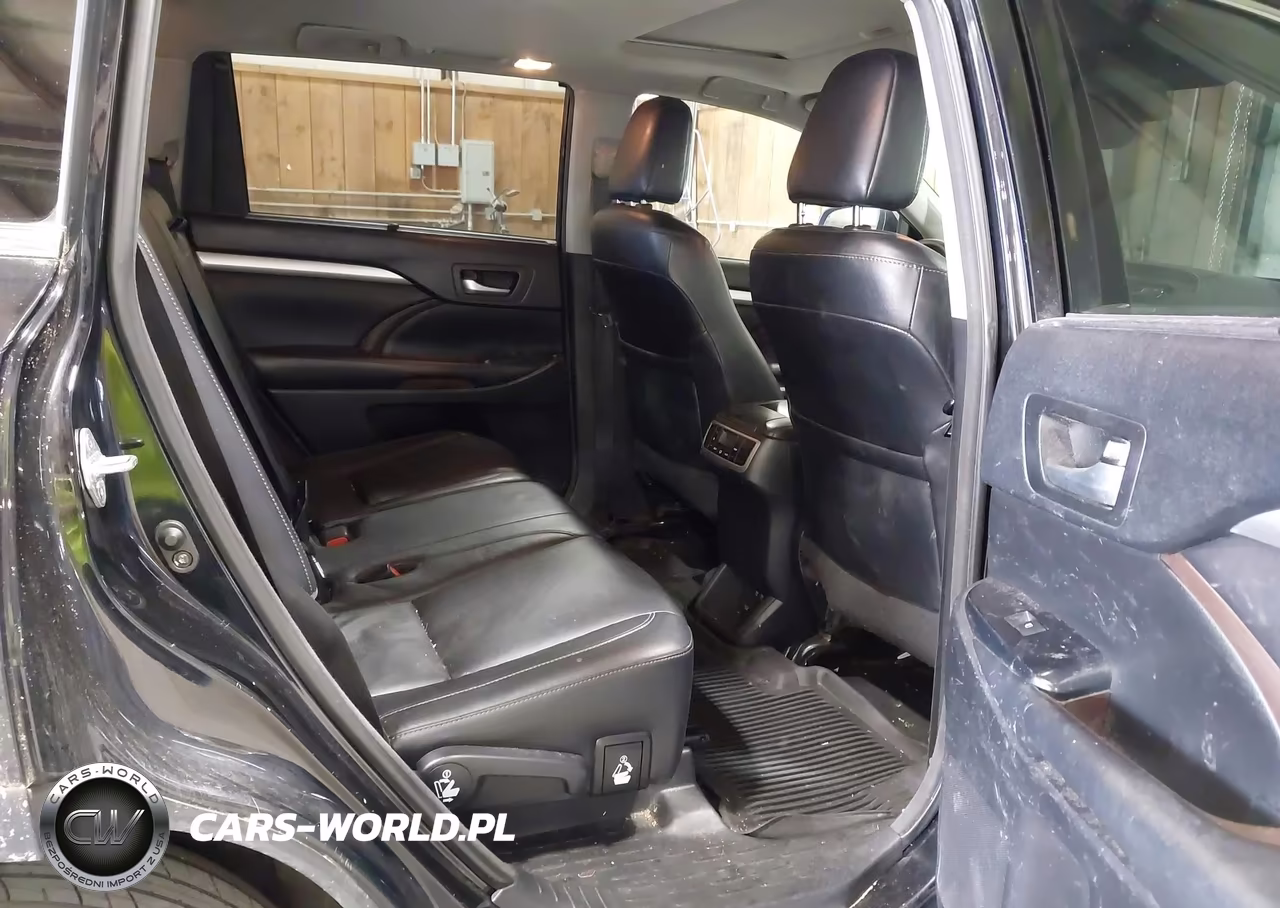 2018 Toyota Highlander Xle VIN:5TDJZRFH4JS829048 - 8