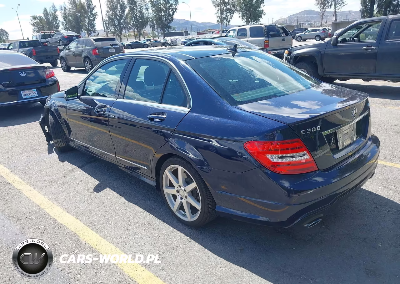 2014 Mercedes-Benz C 300 Sport 4Matic VIN:WDDGF8AB2EA967437 - 3