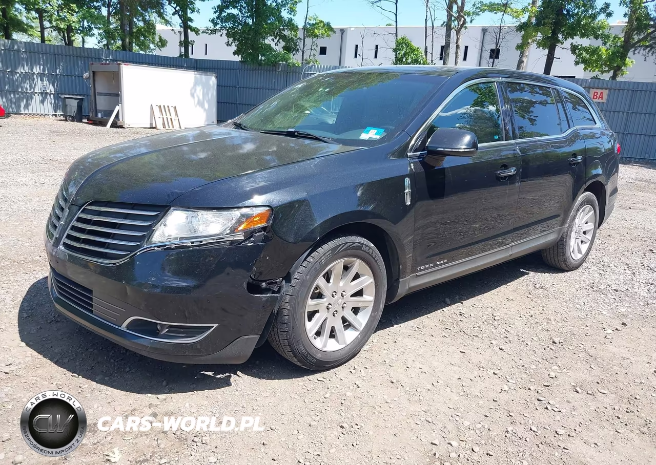 2018 Lincoln Mkt Livery VIN:2LMHJ5NK3JBL00137 - 2