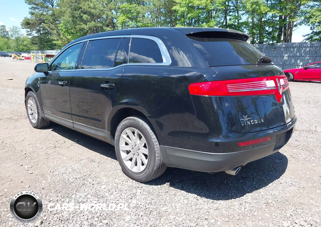 2018 Lincoln Mkt Livery VIN:2LMHJ5NK3JBL00137 - 3