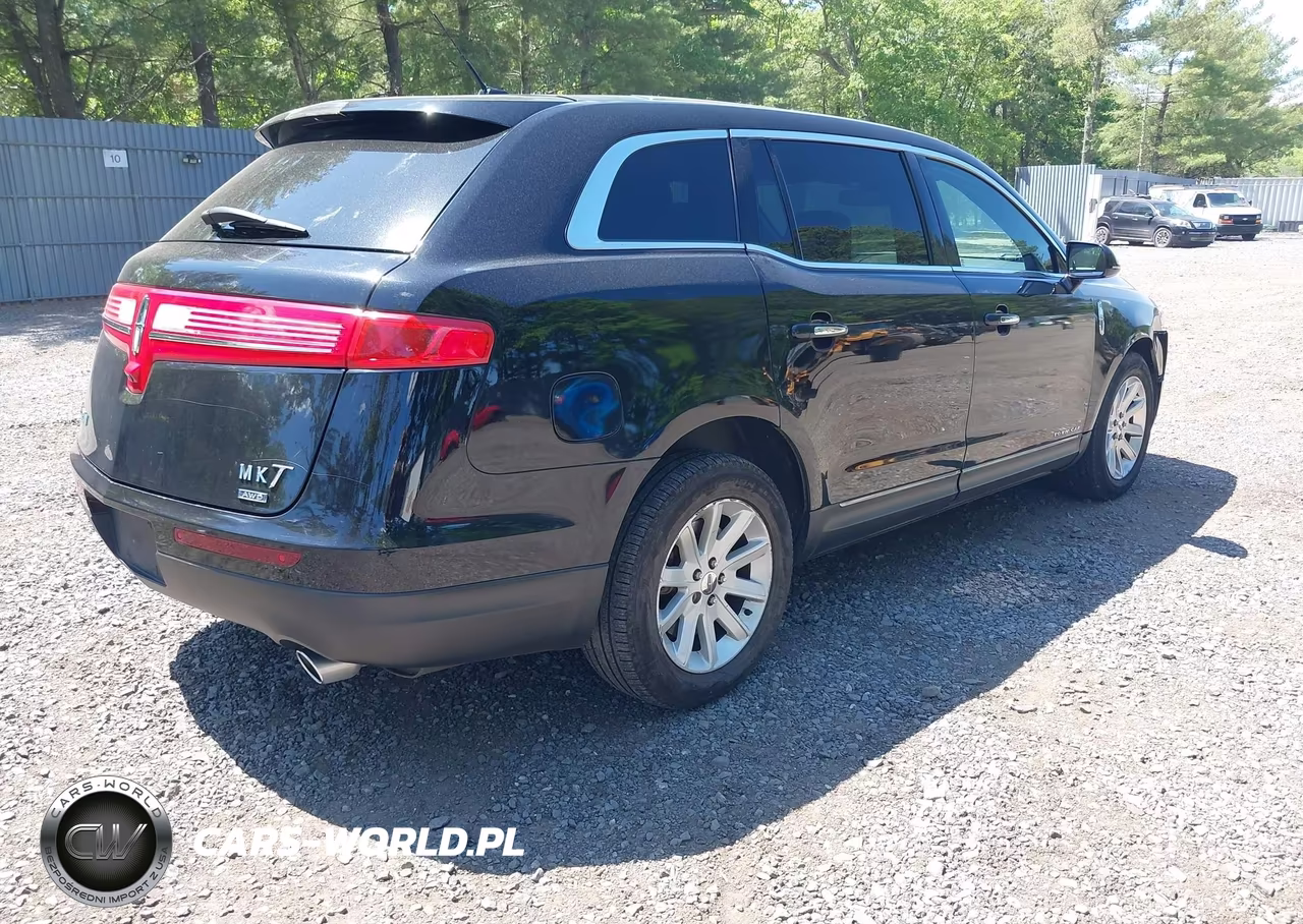 2018 Lincoln Mkt Livery VIN:2LMHJ5NK3JBL00137 - 4