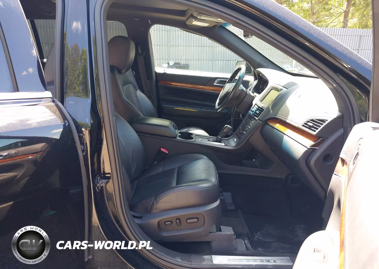 2018 Lincoln Mkt Livery VIN:2LMHJ5NK3JBL00137 - 5
