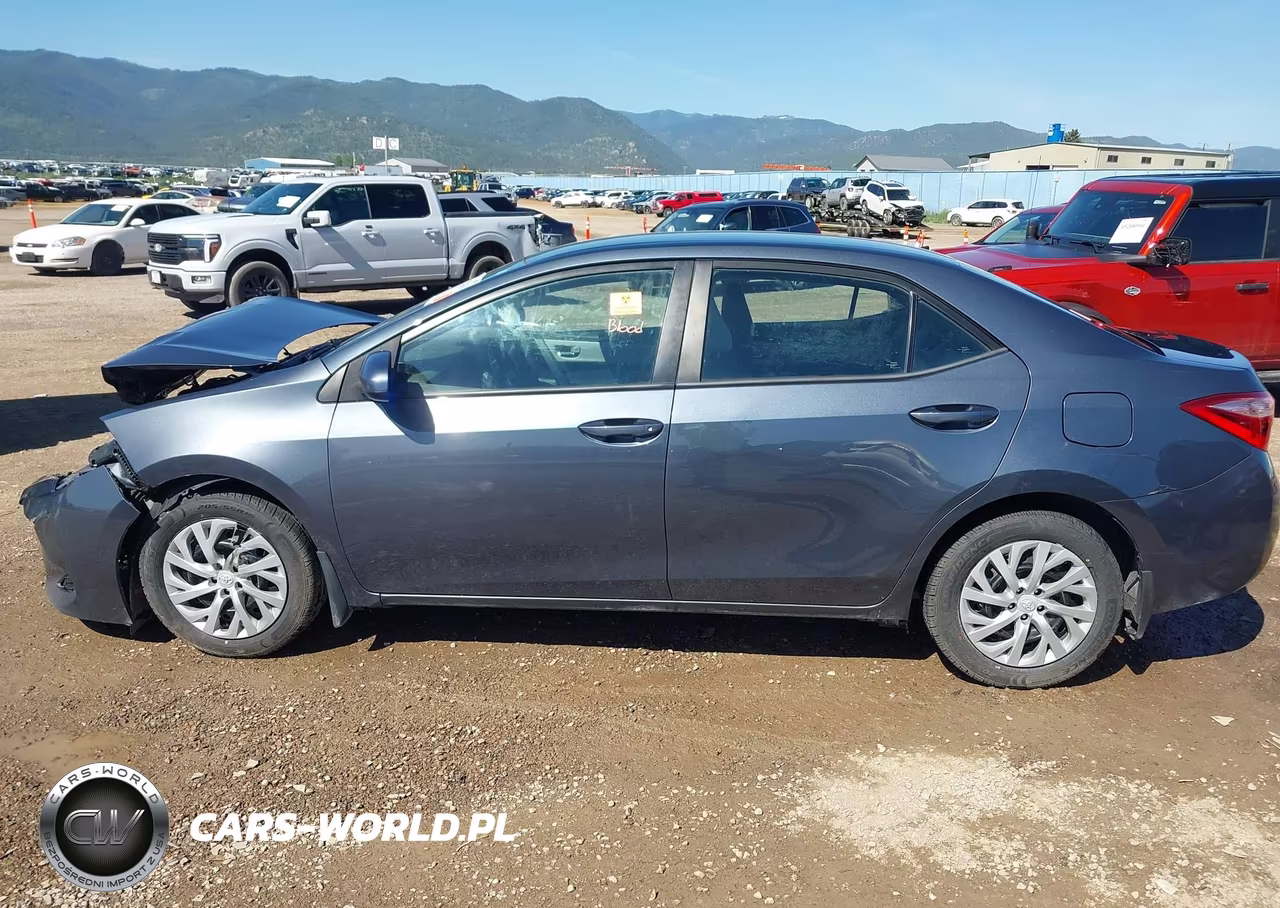 2017 Toyota Corolla Le VIN:2T1BURHE0HC932086 - 14