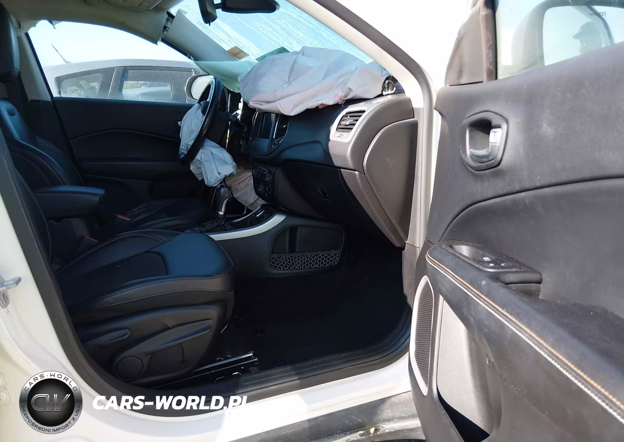 2019 Jeep Compass Latitude Fwd VIN:3C4NJCBBXKT749364 - 5