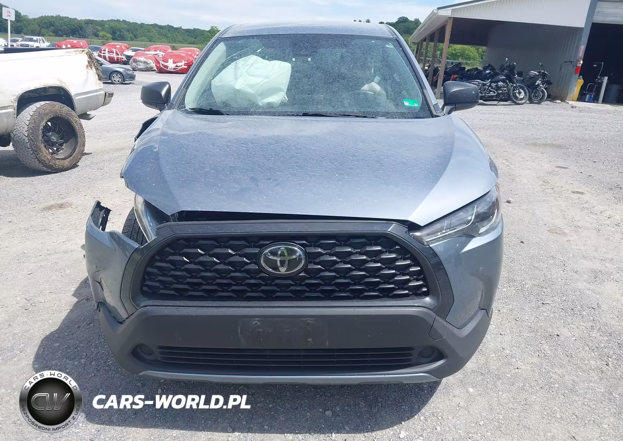 2022 Toyota Corolla Cross L VIN:7MUAAAAG9NV021040 - 13
