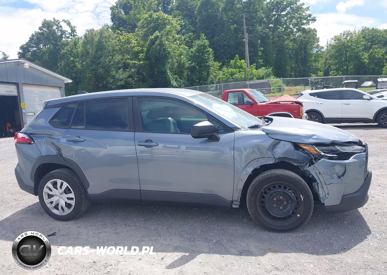 2022 Toyota Corolla Cross L VIN:7MUAAAAG9NV021040 - 14