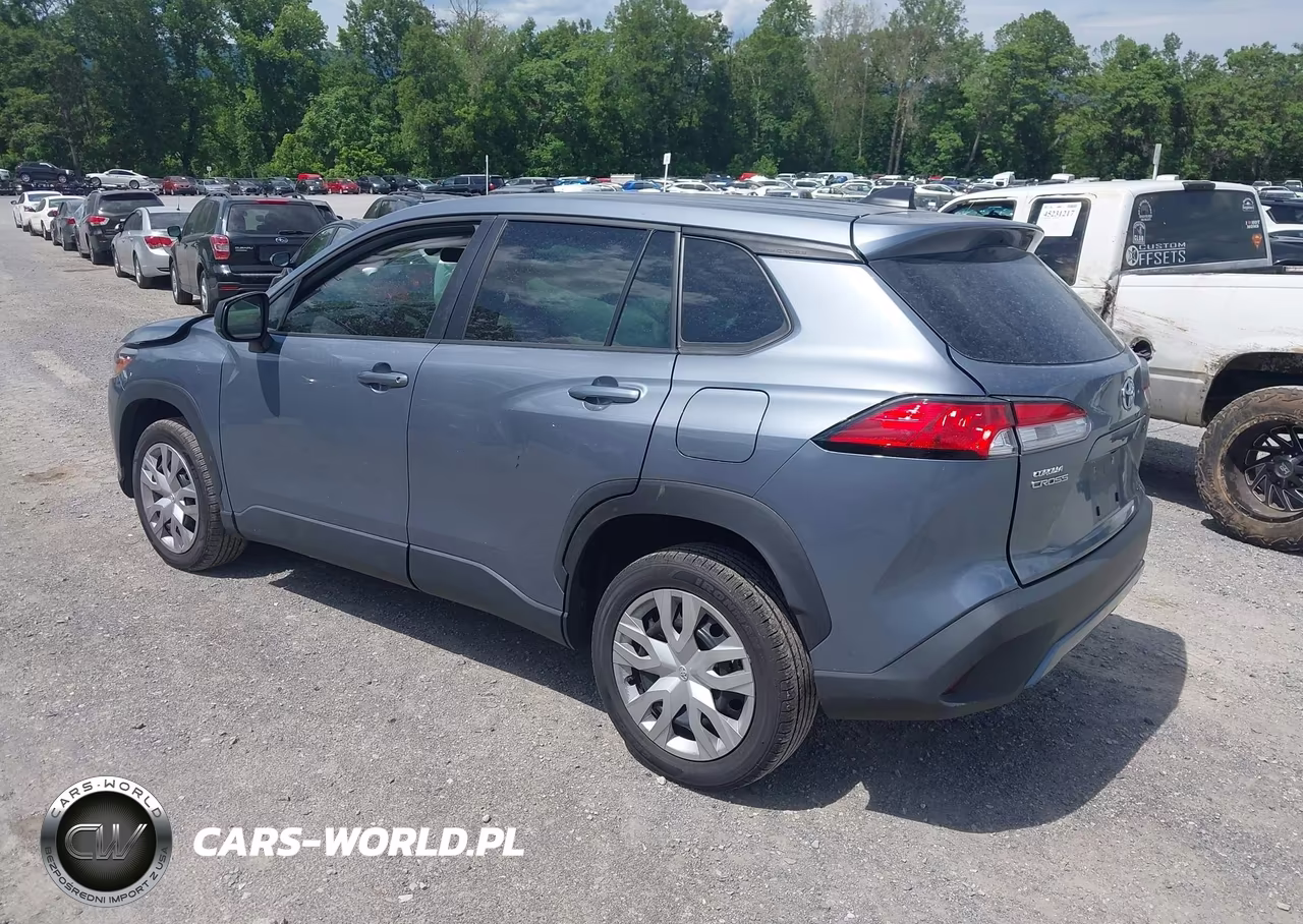 2022 Toyota Corolla Cross L VIN:7MUAAAAG9NV021040 - 3