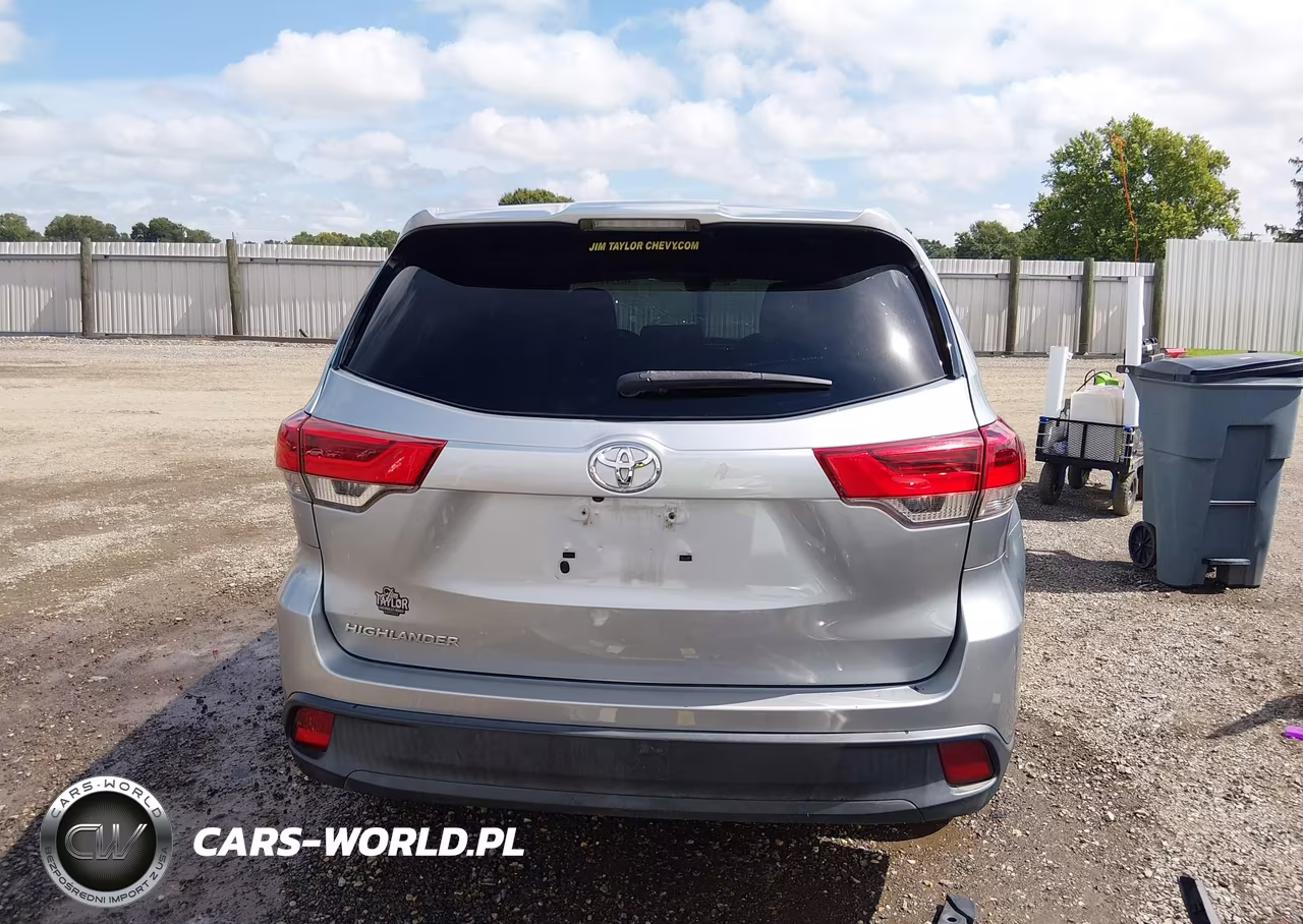 2019 Toyota Highlander Le VIN:5TDZZRFH2KS298808 - 17